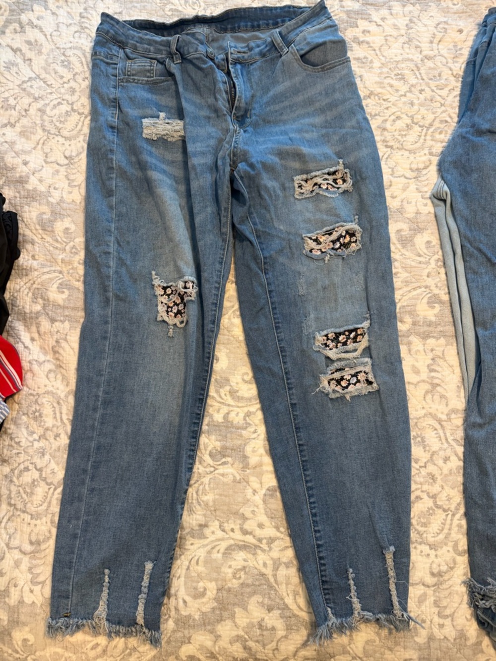 Source Unknown Light Blue Boyfriend Jeans with Floral Patch Details